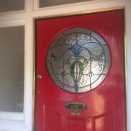 Through the round window a hole!